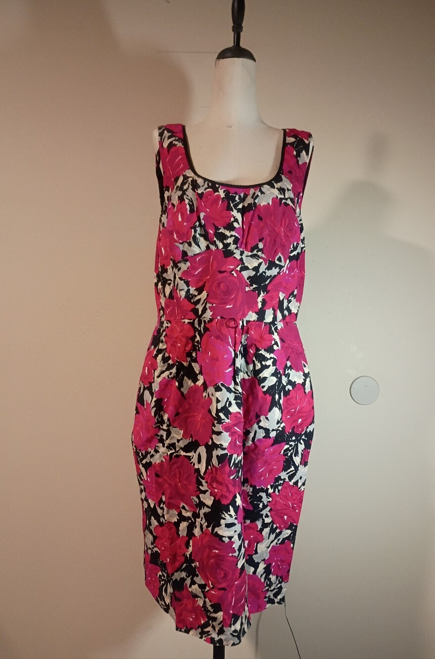 Beautiful Donna Rico New York Sleeveless Dress.